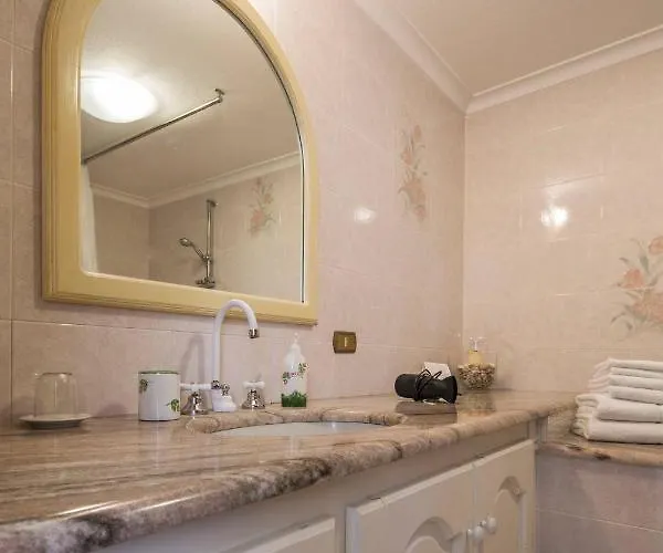 Mamma Rosa Bed & Breakfast 4*